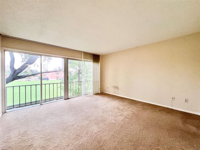 5050 Ambassador Way 210, Houston, TX 77056