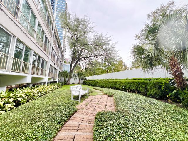 5050 Ambassador Way 210, Houston, TX 77056