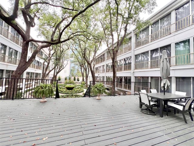 5050 Ambassador Way 210, Houston, TX 77056