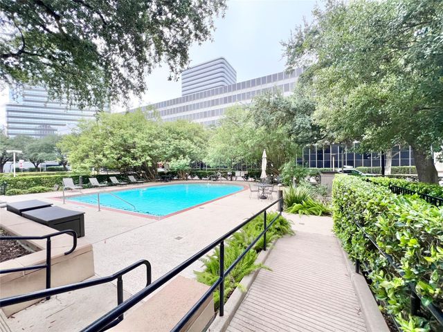 5050 Ambassador Way 210, Houston, TX 77056