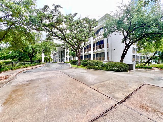 5050 Ambassador Way 210, Houston, TX 77056