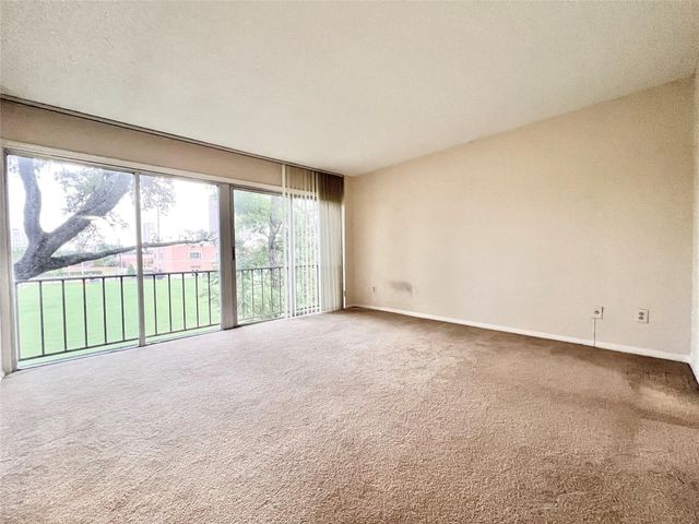 5050 Ambassador Way 210, Houston, TX 77056