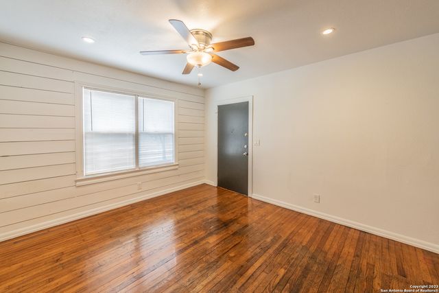 217 Natalen Ave Apt 5, San Antonio, TX 78209