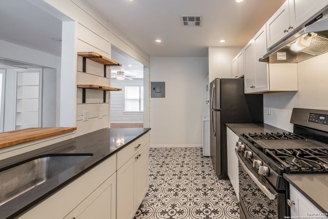 217 Natalen Ave Apt 5, San Antonio, TX 78209