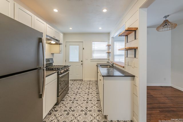 217 Natalen Ave Apt 5, San Antonio, TX 78209