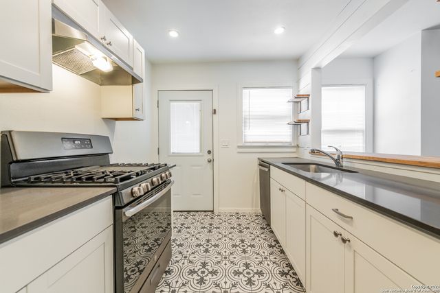 217 Natalen Ave Apt 5, San Antonio, TX 78209