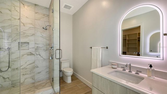 33 S PALM AVENUE 904, Sarasota, FL 34236