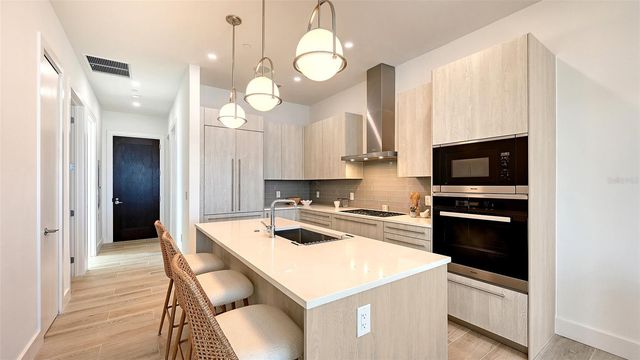 33 S PALM AVENUE 904, Sarasota, FL 34236