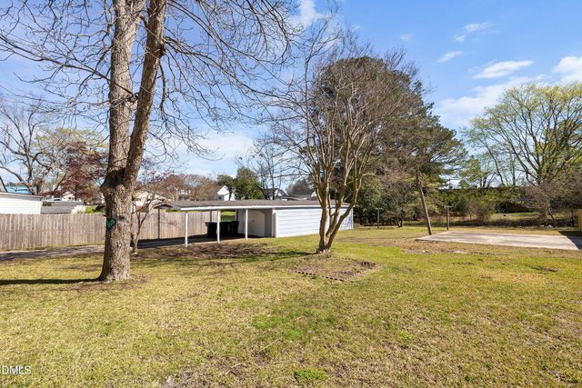 105 E I Street, Erwin, NC 28339