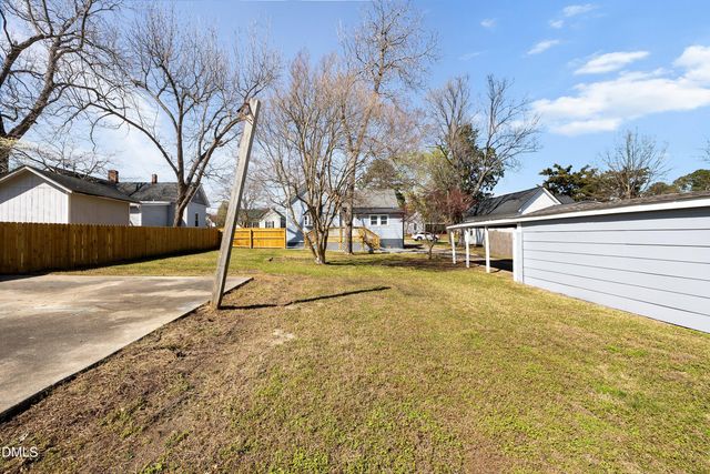 105 E I Street, Erwin, NC 28339