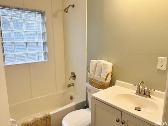 1800 MARKET Street, Metropolis, IL 62960