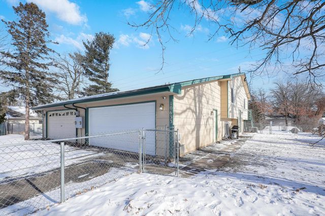 10633 Grouse Street NW, Coon Rapids, MN 55433