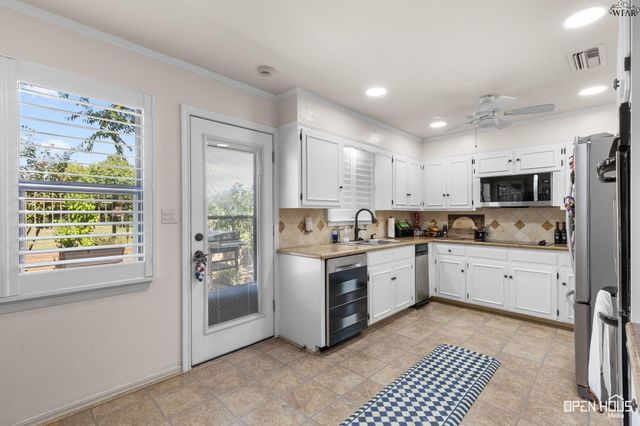 2404 MARIKA CIRCLE, Wichita Falls, TX 76308