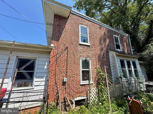 2611 LINDSAY ST, Chester, PA 19013