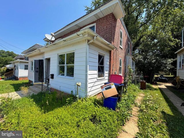 2611 LINDSAY ST, Chester, PA 19013