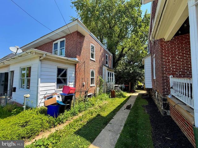 2611 LINDSAY ST, Chester, PA 19013
