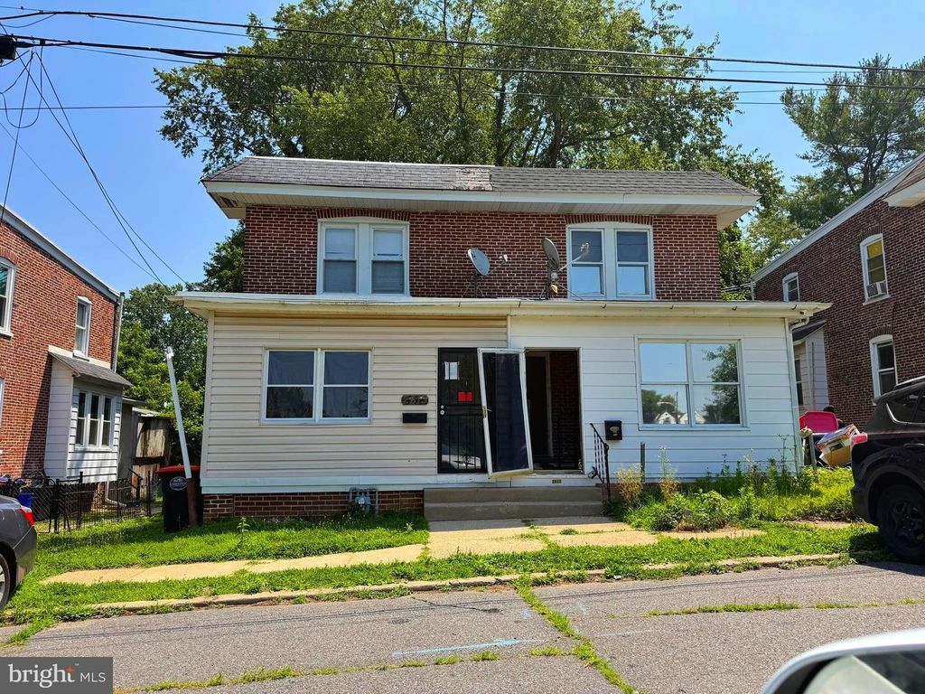2611 LINDSAY ST, Chester, PA 19013