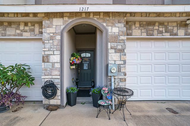 1217 Summerset Lane, Burleson, TX 76028