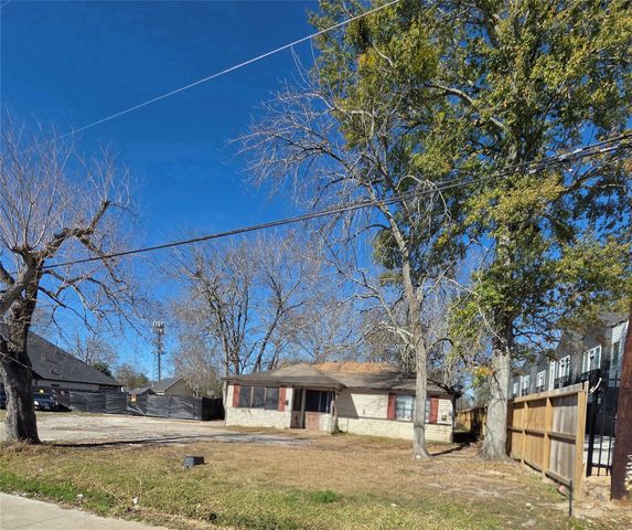 5101 Mallow Street, Houston, TX 77033