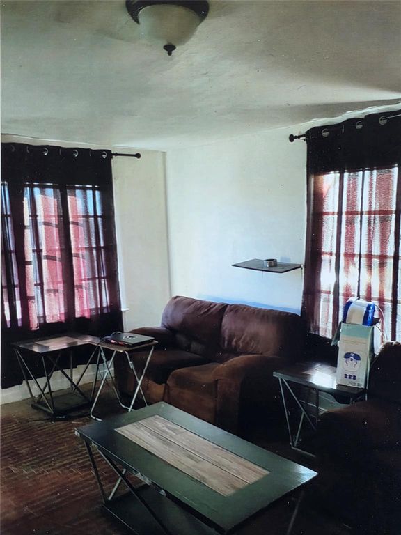 5101 Mallow Street, Houston, TX 77033