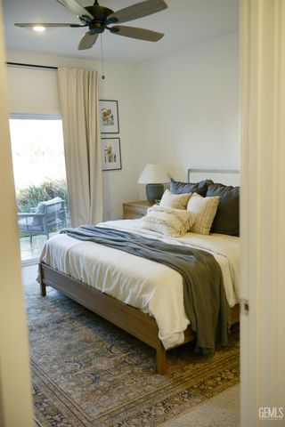 8906 Canyon Sage Dr, Shafter, CA 93263