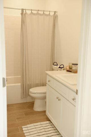 8906 Canyon Sage Dr, Shafter, CA 93263