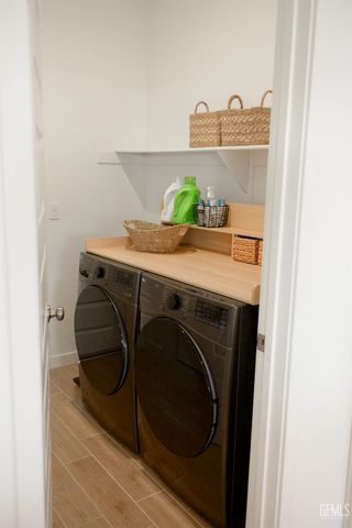 8906 Canyon Sage Dr, Shafter, CA 93263