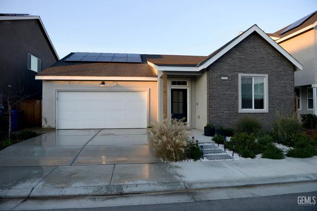 8906 Canyon Sage Dr, Shafter, CA 93263