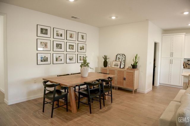 8906 Canyon Sage Dr, Shafter, CA 93263