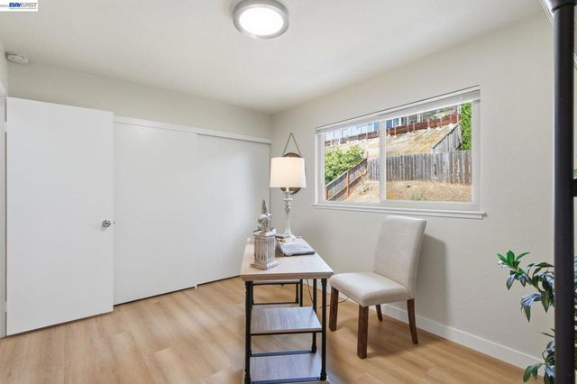 27966 El Portal Dr, Hayward, CA 94542