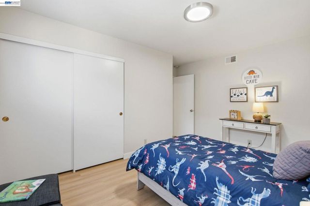 27966 El Portal Dr, Hayward, CA 94542