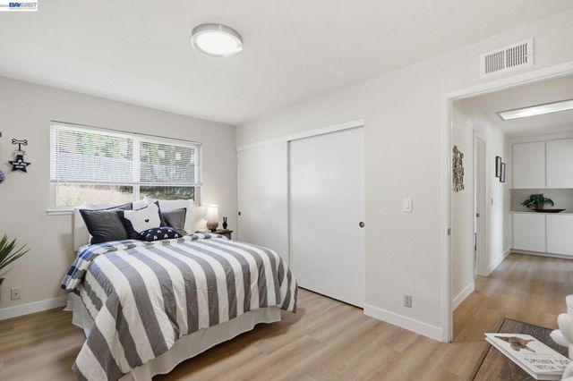 27966 El Portal Dr, Hayward, CA 94542