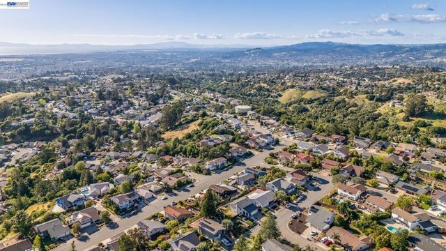 27966 El Portal Dr, Hayward, CA 94542