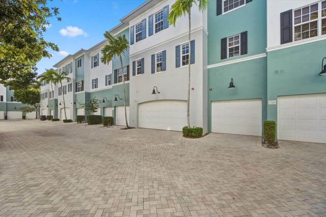 362 E Mallory Circle, Delray Beach, FL 33483