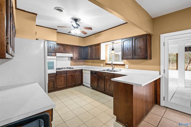 202 Utah Street, Athens, AL 35611