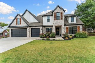 4205 NE Kensington Avenue, Bentonville, AR 72712