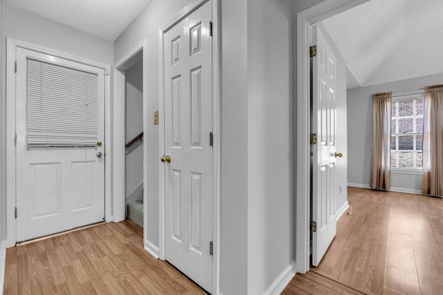 8417 N WIND RIVER CIR, Memphis, TN 38016