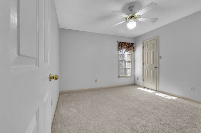 8417 N WIND RIVER CIR, Memphis, TN 38016