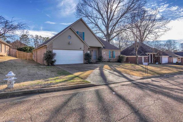 8417 N WIND RIVER CIR, Memphis, TN 38016