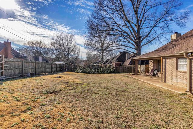 8417 N WIND RIVER CIR, Memphis, TN 38016