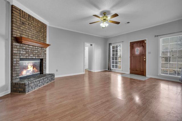 8417 N WIND RIVER CIR, Memphis, TN 38016