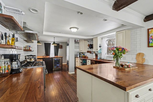 200 Golf View Drive, Plainwell, MI 49080