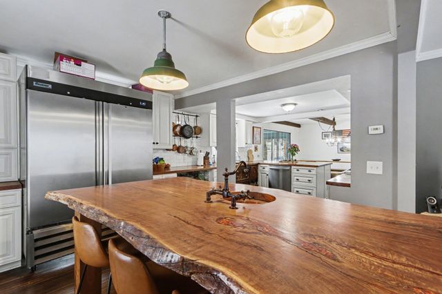 200 Golf View Drive, Plainwell, MI 49080