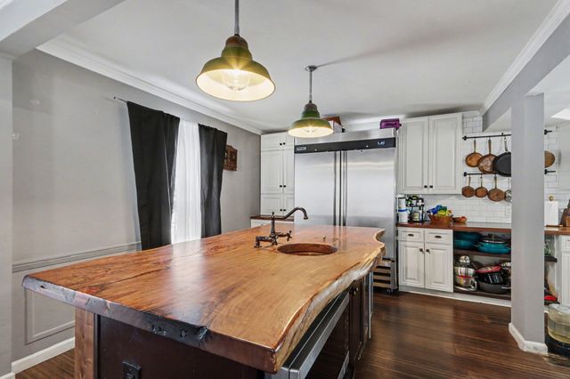 200 Golf View Drive, Plainwell, MI 49080