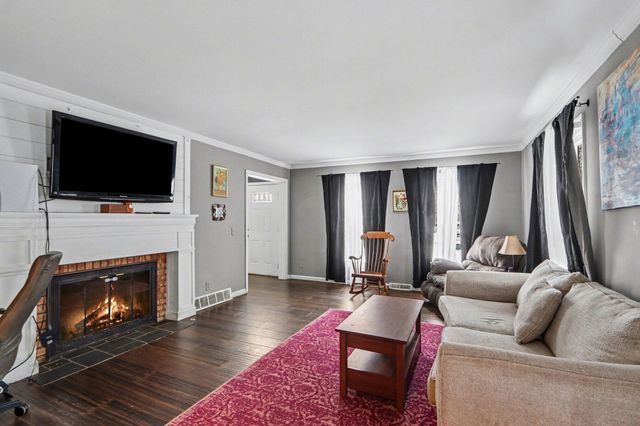 200 Golf View Drive, Plainwell, MI 49080