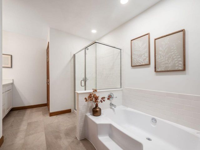 6544 Upper Lake Circle, Westerville, OH 43082