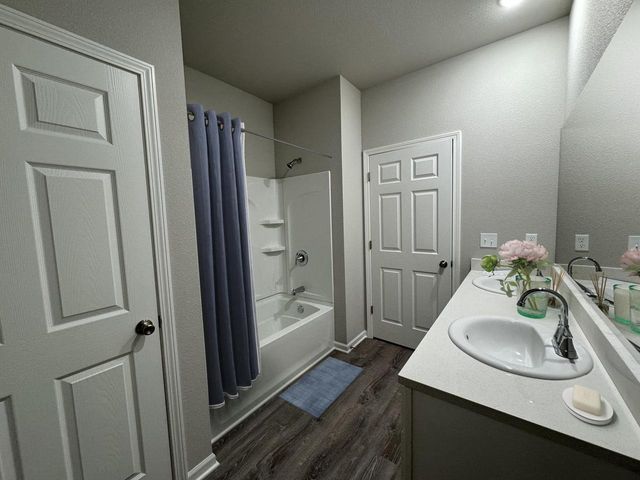 402 N Julie Court, Belleville, WI 53508