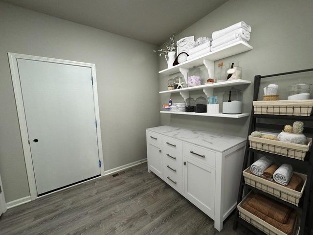 402 N Julie Court, Belleville, WI 53508