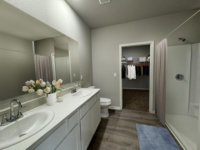 402 N Julie Court, Belleville, WI 53508