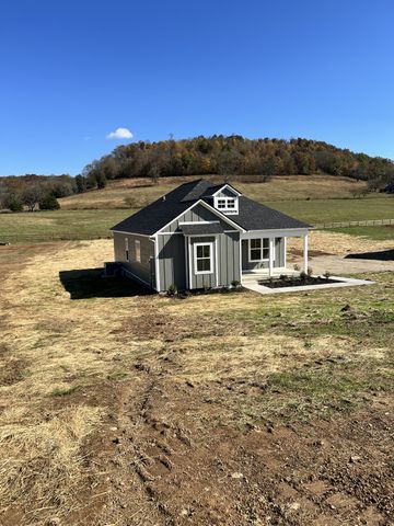 9728 Campbellsville Rd, Pulaski, TN 38478